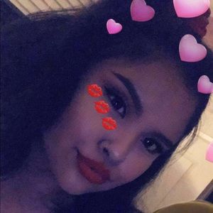 Meet your Posher, Nadia